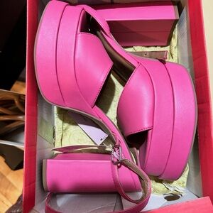 Source Unknown Vibrant Pink Platform Heels